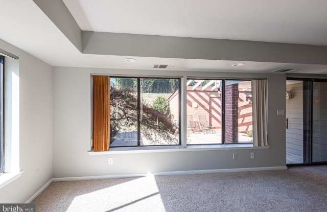 26 OAKRIDGE CT Gallery 2