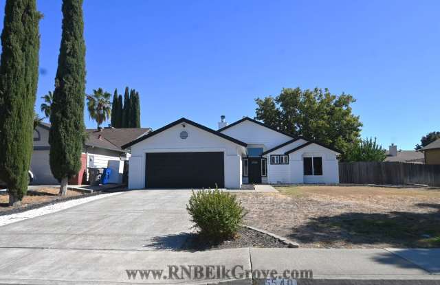 3 Bed, 2 Bath on Calvine! Gallery 1