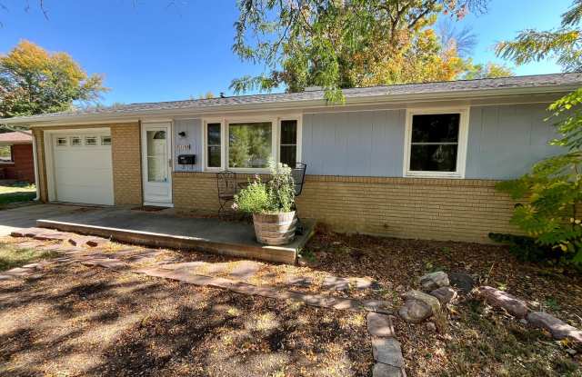 3 Bedroom ranch w/ garden in the Heart of Longmont! photos photos
