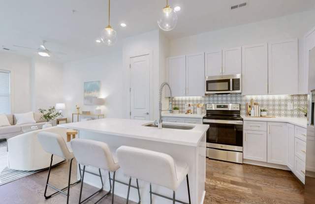 Beautiful 3/2.5 Rental Just Minutes from Downtown Franklin! Gallery 4