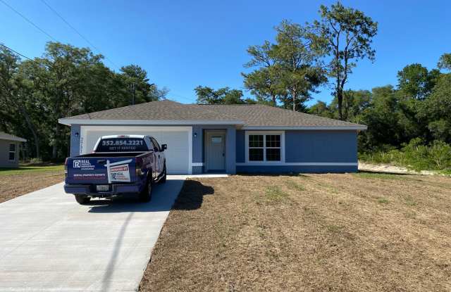 Custom Home - Desirable SW Ocala neighborhood 3/2/2 ** Wont Last** photos photos