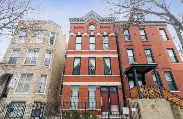 1823 W Thomas Street unit: 3 photos photos