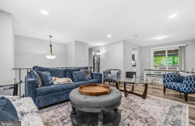 17624 LINDSTROM Court Gallery 2