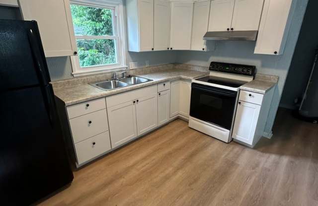 3 BEDROOM 1 BATH near Miami University Gallery 3