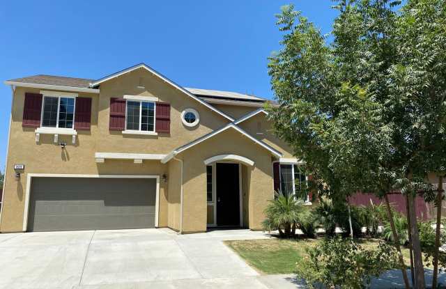 Beautiful home in desirable neighborhood for rent in Visalia CA - 839 South Belmont Drive, Visalia, CA 93292