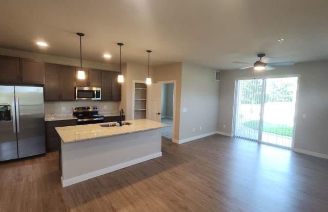 880 N Main Gallery 4