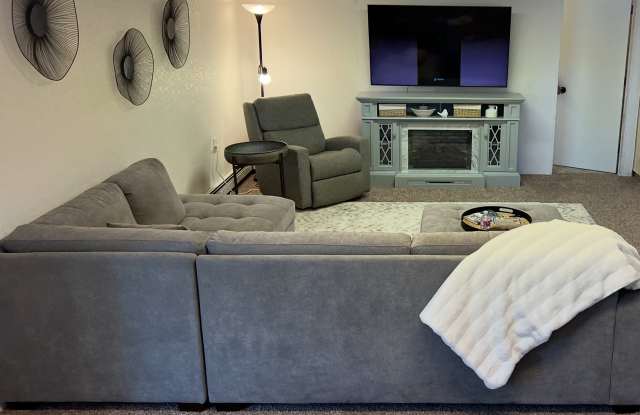 1114 Knight St photos photos