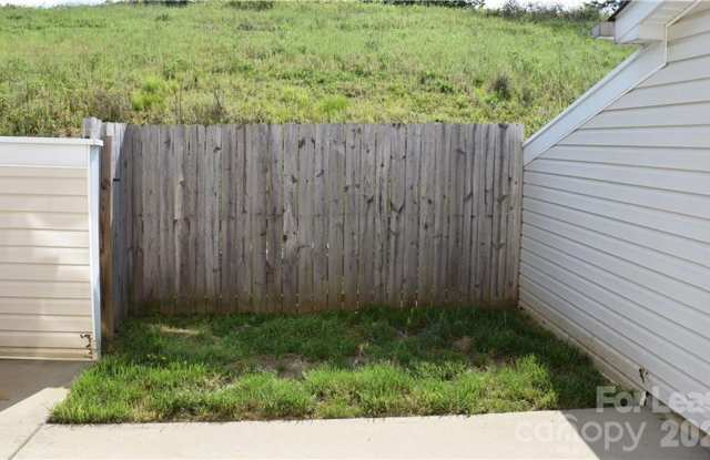 Remodeled 2 bedroom 2.5 bathroom townhome Gallery 3