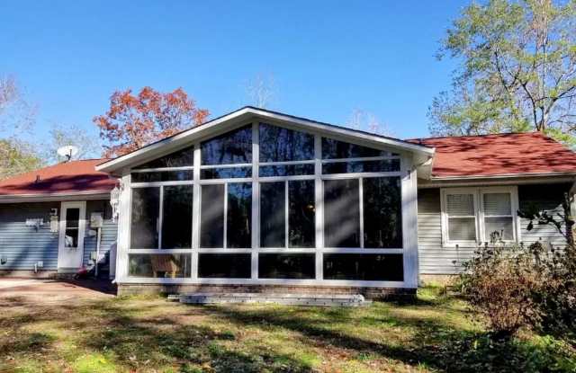 Charming ranch-style home with pool access! photos photos