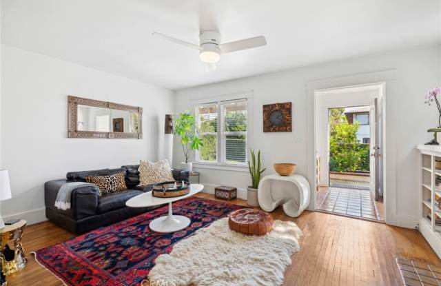 370 Jasmine Street Gallery 4