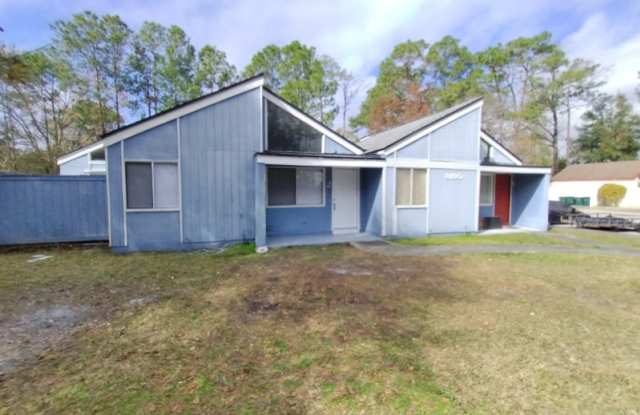 8190 San Jose Manor Drive East - 2 - 8190 San Jose Manor Drive East, Jacksonville, FL 32217