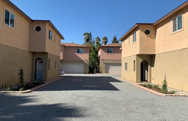 948 E Washington Ave - 948 East Washington Avenue, Escondido, CA 92046