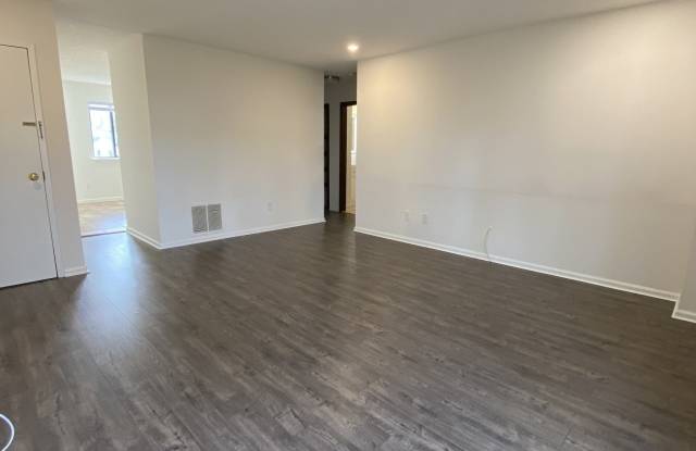 108 Seaside Avenue Gallery 3