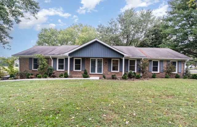 1726 Lewisburg Pike – Franklin, TN 37064 - 1726 Lewisburg Pike, Thompson's Station, TN 37064