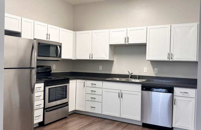Emhardt Apartments Gallery 2
