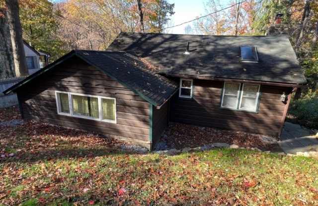 80 Glenside Trl - 80 Glenside Trail, Lake Mohawk, NJ 07871