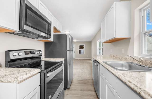 2 Bedroom 1 bathroom home on Euclid Gallery 4