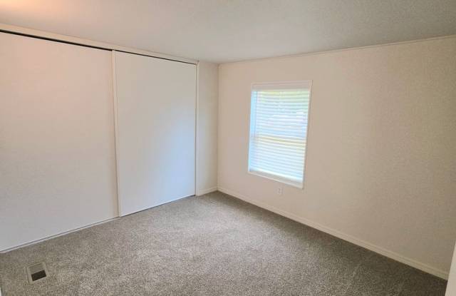 Fully Renovated 2-Bedroom Mobile Home in Hayden Gallery 4