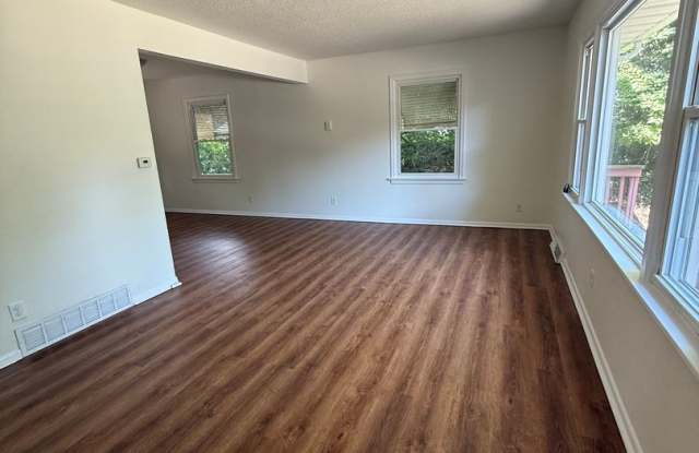 Move in ready! Large 4 bedroom home. photos photos