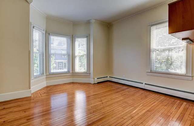 368 Thayer St Gallery 2