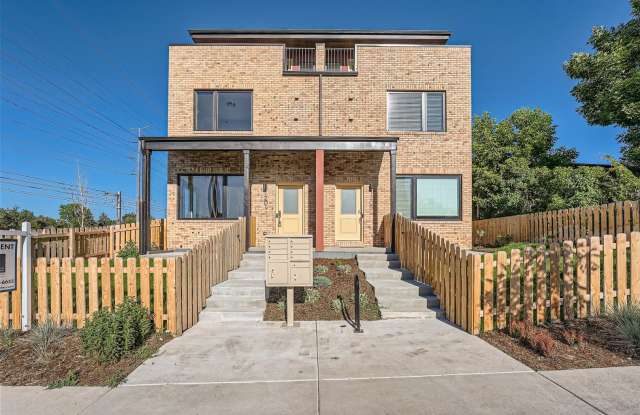 Modern 4BR Townhome Near Sloan’s Lake | Rooftop Deck, Finished Basement & Garage Gallery 1