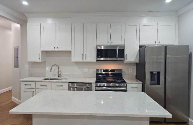 12 Woodford St - 12 Woodford Street, Worcester, MA 01604
