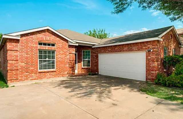 210 Maplecrest Drive - 210 Maplecrest Drive, DeSoto, TX 75115