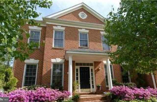 2106 TYSONS EXECUTIVE COURT - 2106 Tysons Executive Ct, Tysons Corner, VA 22182