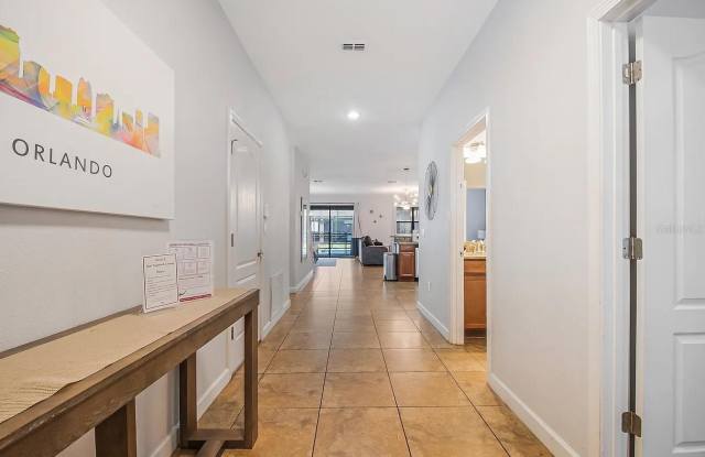 1433 THUNDERBIRD Road Gallery 3