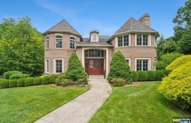 55 McDermott Way photos photos