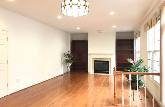 9254 LEE MASEY DRIVE Gallery 4