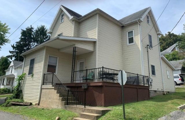 8 Spring Street - 8 Spring Street, Westover, WV 26501