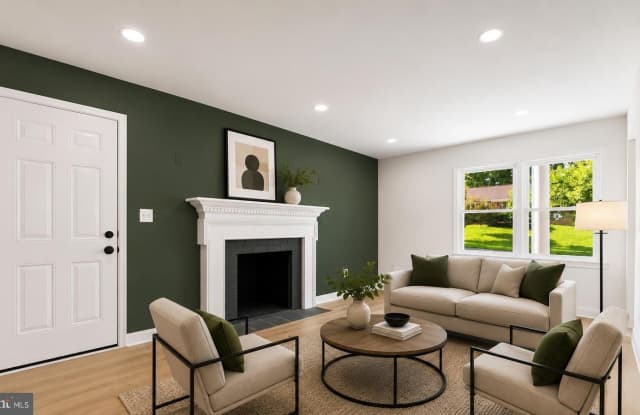 11700-R CHANTILLY Lane Gallery 3