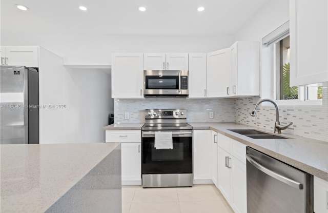 1440 NE 149th Street, Miami, FL 33161 photos photos