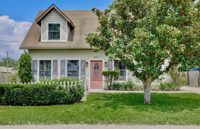 Lovely 3/2.5 Spacious Home with a Large Backyard in an Unbeatable Location near Downtown Orlando! photos photos Lovely 3/2.5 Spacious Home with a Large Backyard in an Unbeatable Location near Downtown Orlando! photos photos