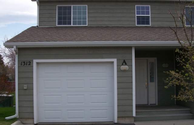 2 Bedroom 1 1/2 Bathroom - Close to Campus - Centrally Located Gallery 4