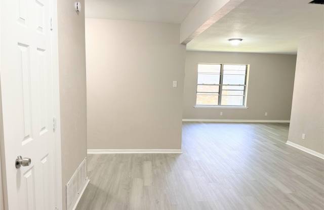 1228 Oak Drive Gallery 4