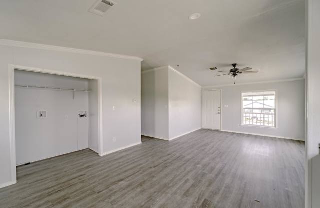 104 Windy Creek Court Gallery 3