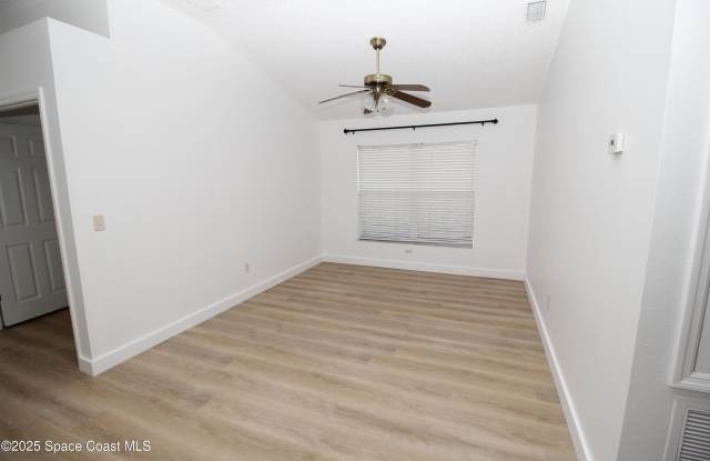 2440 Bridgeport Circle Gallery 2