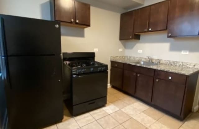 612 E 71st St 1e - 612 East 71st Street, Chicago, IL 60619