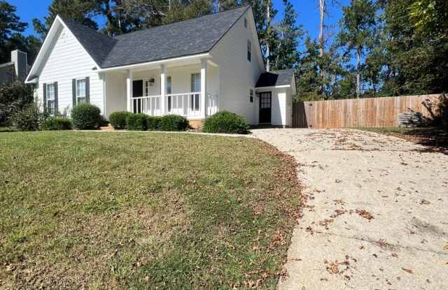Charming 3 Bed/2 Bath Home in Evans Gallery 4