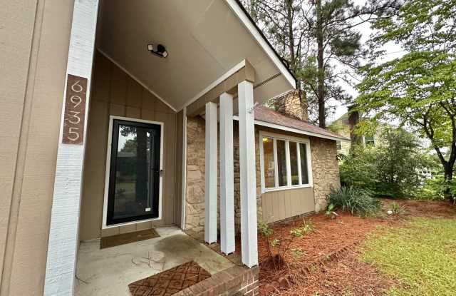 **OCTOBER RENT FREE!!** AVAILABLE NOW - 3 BEDROOM, 2 BATH HOME FOR RENT! Gallery 3