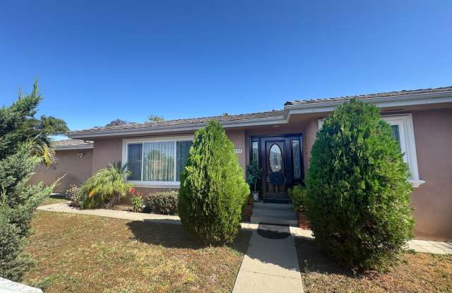 3Bd 2Ba House in Hawthorne w/backyard 2 car garage photos photos
