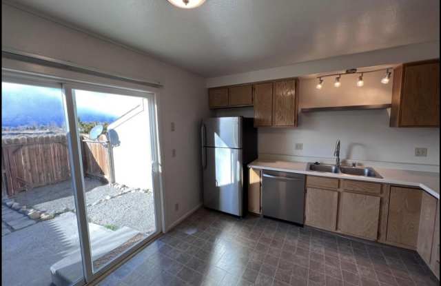 1283 Redwood Cir Gallery 2