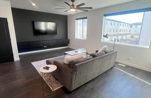 1071 W 550 S - 1071 West 550 South, Utah County, UT 84003
