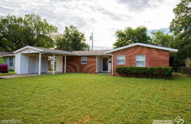 2444 Cambridge Dr Gallery 2