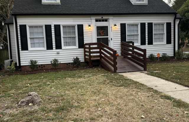 811 Briggs Street S photos photos