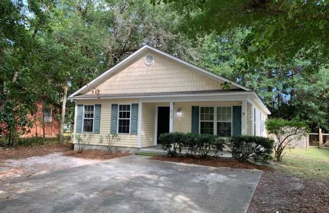 3 Bedroom 3 Bath House Available Now on Hillsdale photos photos