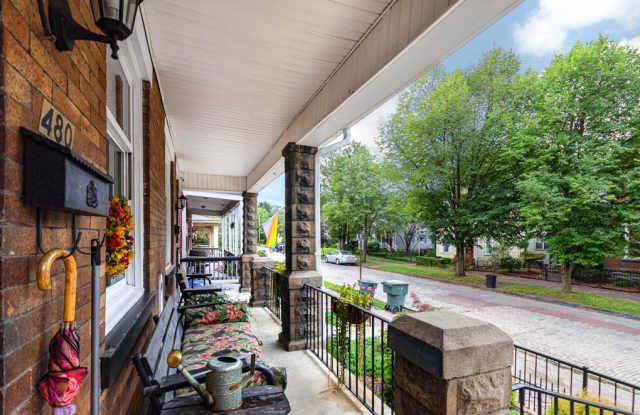 480 East Sycamore Street Gallery 3