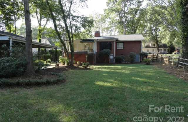 2921 Sunset Drive Gallery 2